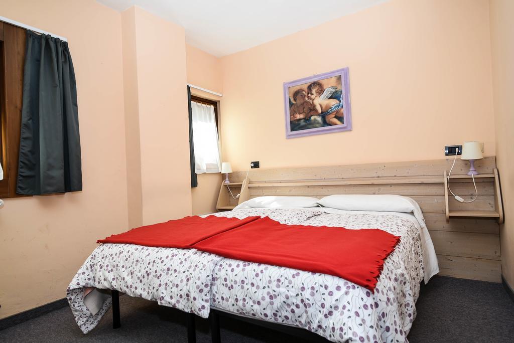 Hotel Genzianella Champoluc Kültér fotó