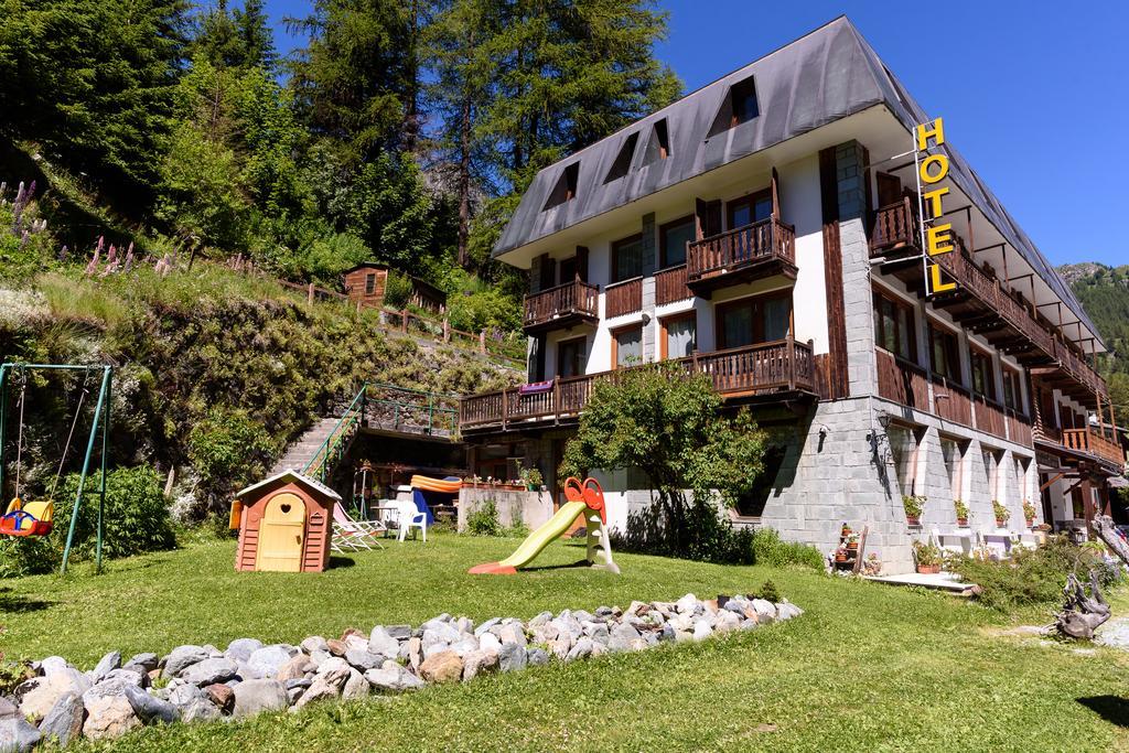 Hotel Genzianella Champoluc Kültér fotó