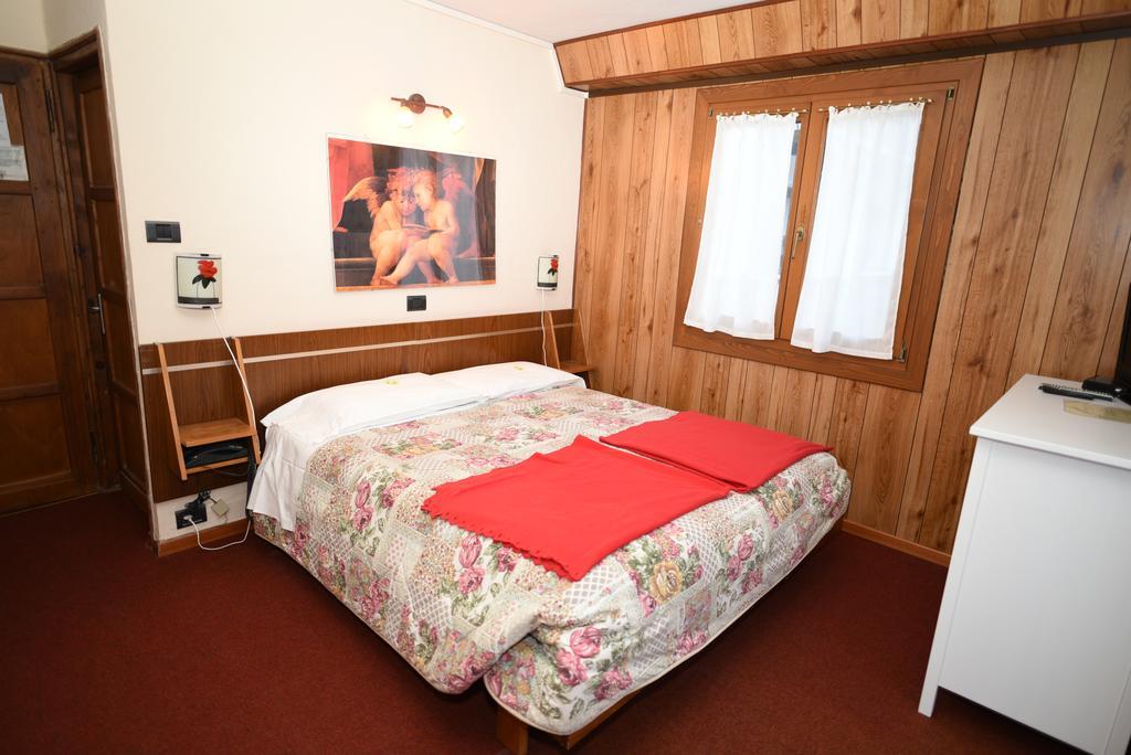 Hotel Genzianella Champoluc Kültér fotó