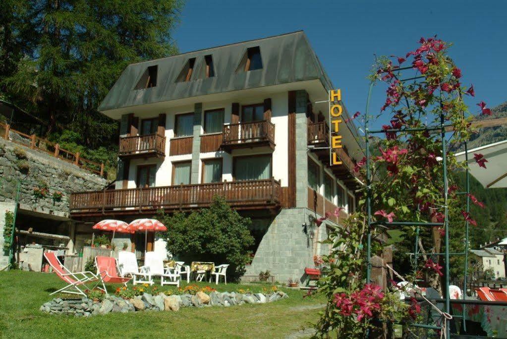 Hotel Genzianella Champoluc Kültér fotó